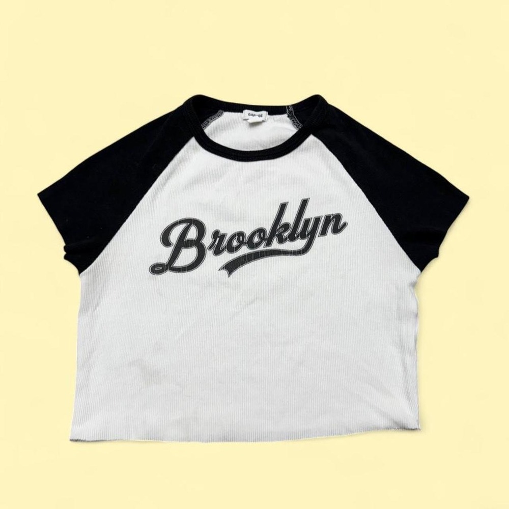 Garage black white cropped baseball tee with 'Brooklyn' graphic in size S